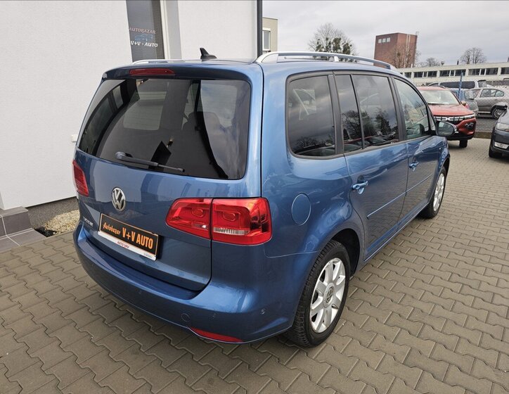 Volkswagen Touran 6