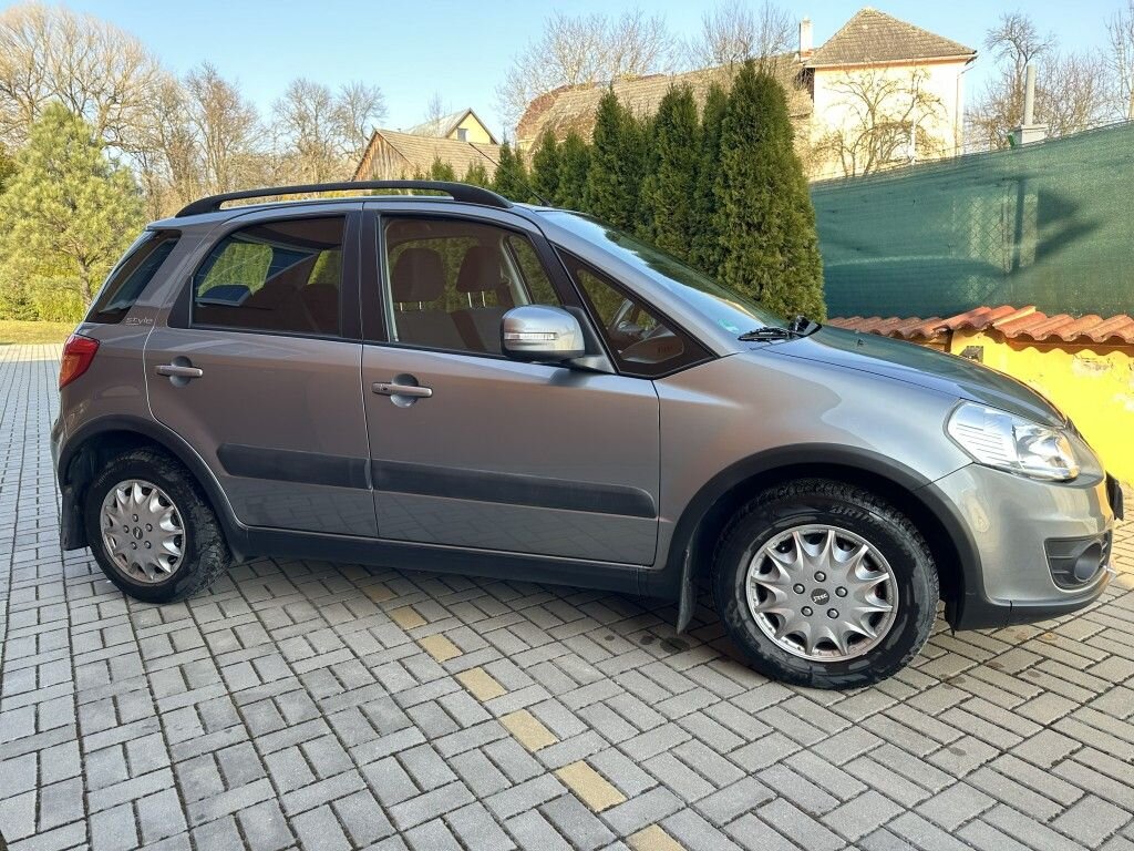 Suzuki SX4 Hatchback 1,6 l 88 kw