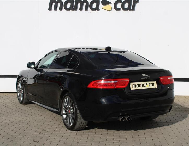 Jaguar XE 5