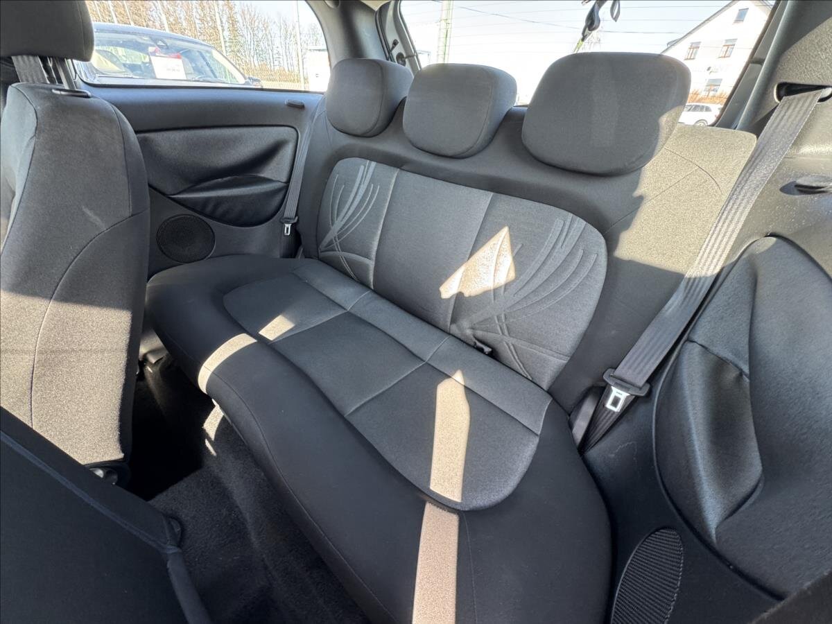 Lancia Y Hatchback 1,2 l 55 kw