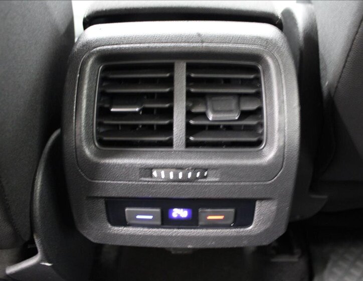 Volkswagen Touran Kombi 1,5 l 110 kw