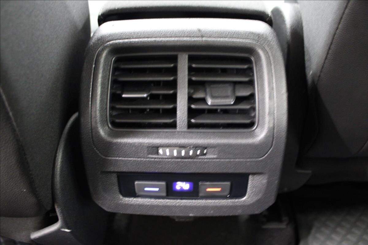 Volkswagen Touran Kombi 1,5 l 110 kw