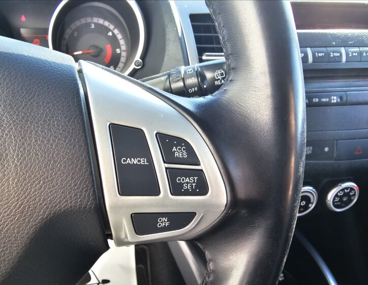 Mitsubishi Outlander SUV / Terénní 2,2 l 115 kw