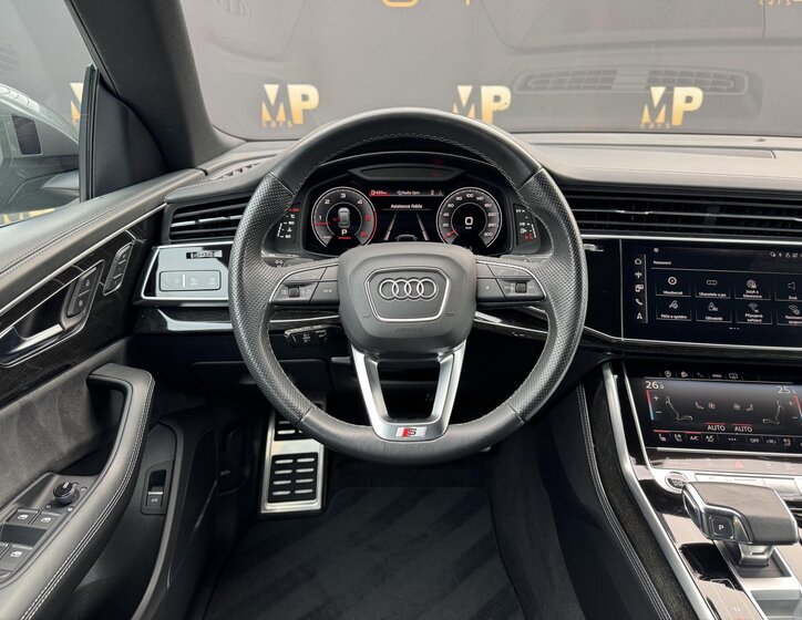 Audi Q8 SUV 3,0 l 210 kw