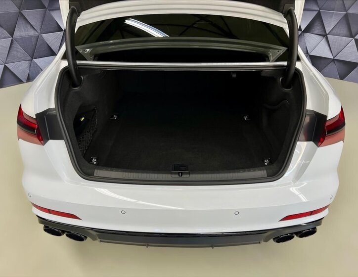 Audi S6 Sedan / Limuzína 3,0 l 253 kw