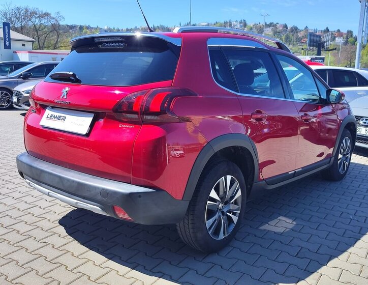 Peugeot 2008 SUV / Terénní 1,2 l 81 kw
