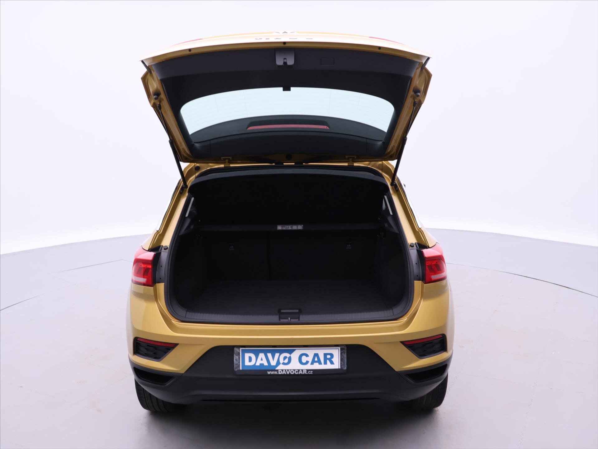 Volkswagen T-Roc SUV / Terénní 999,0 85 kw