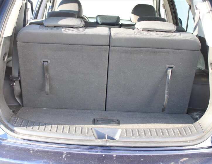 KIA Carens MPV 2,0 l 100 kw