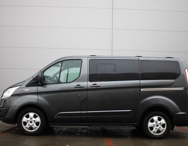 Ford Tourneo Custom 8