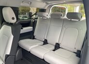 Land Rover Defender 20