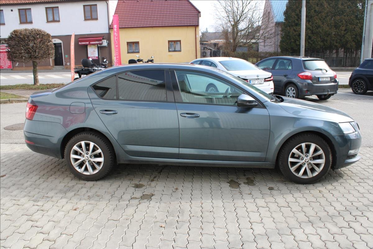 Škoda Octavia Sedan / Limuzína 1,6 l 85 kw