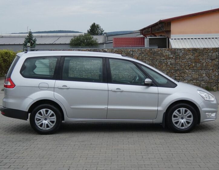 Ford Galaxy 13
