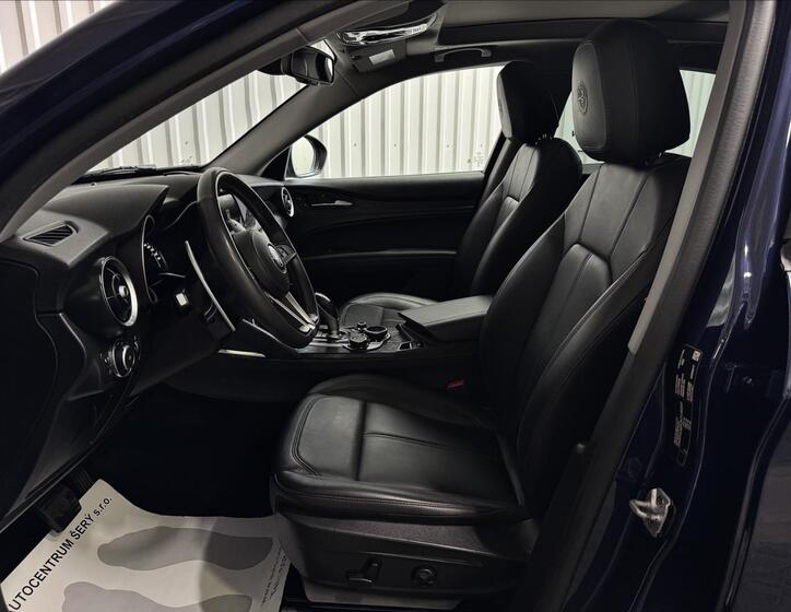 Alfa Romeo Stelvio 32