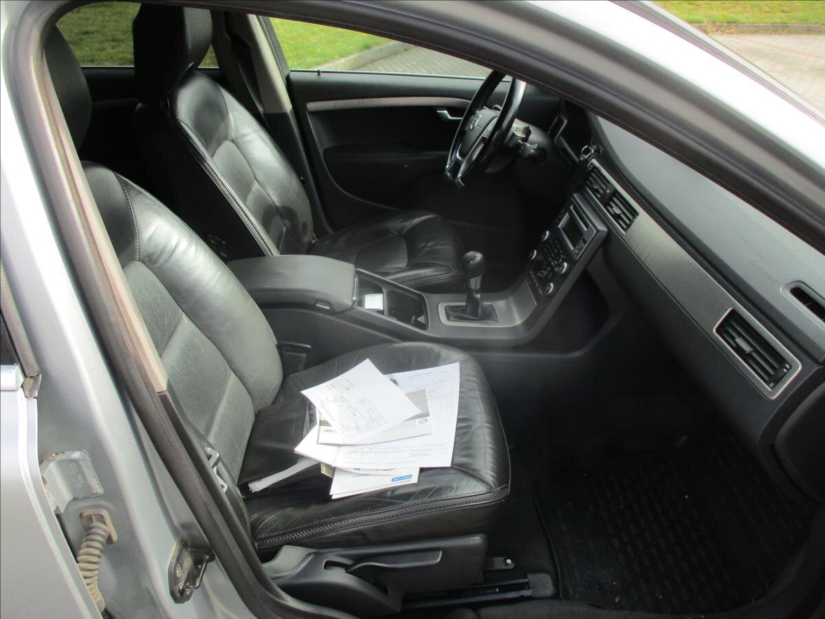 Volvo XC70 Kombi 2,4 l 151 kw