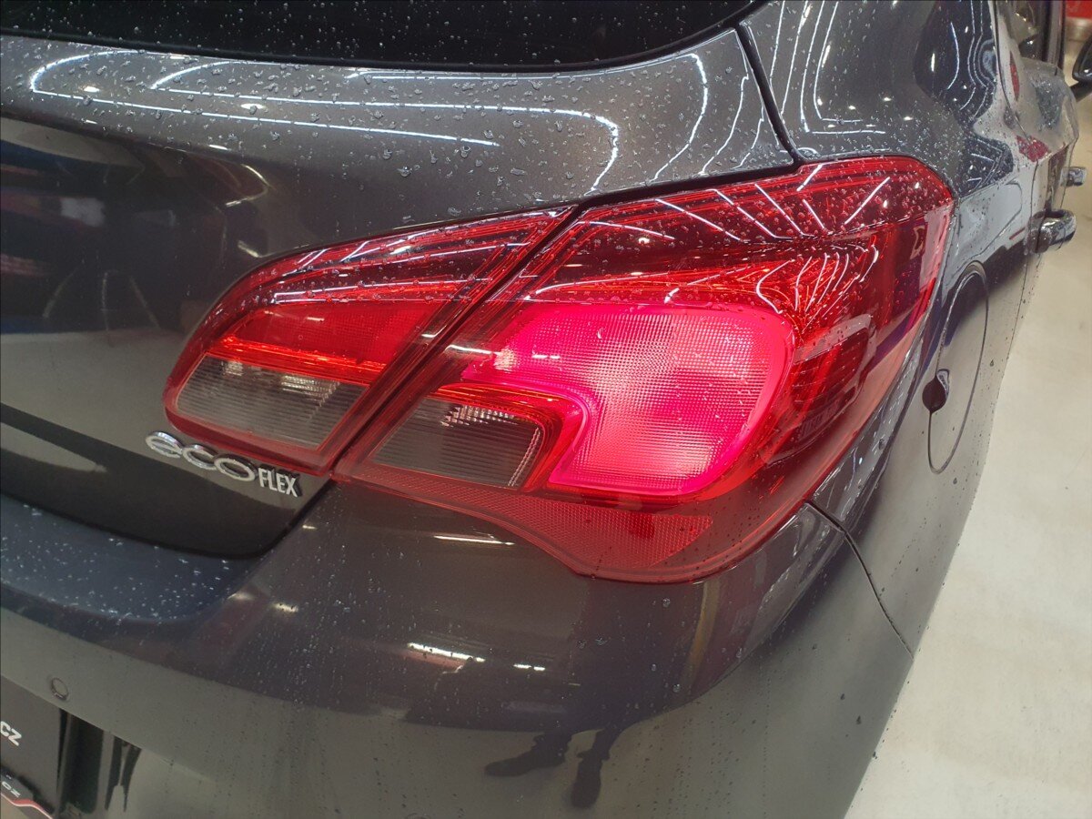 Opel Corsa Hatchback 1,4 l 66 kw