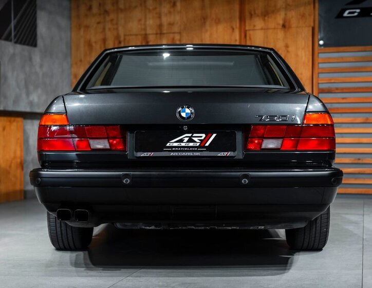 BMW Řada 7 Sedan / Limuzína 5,0 l 220 kw