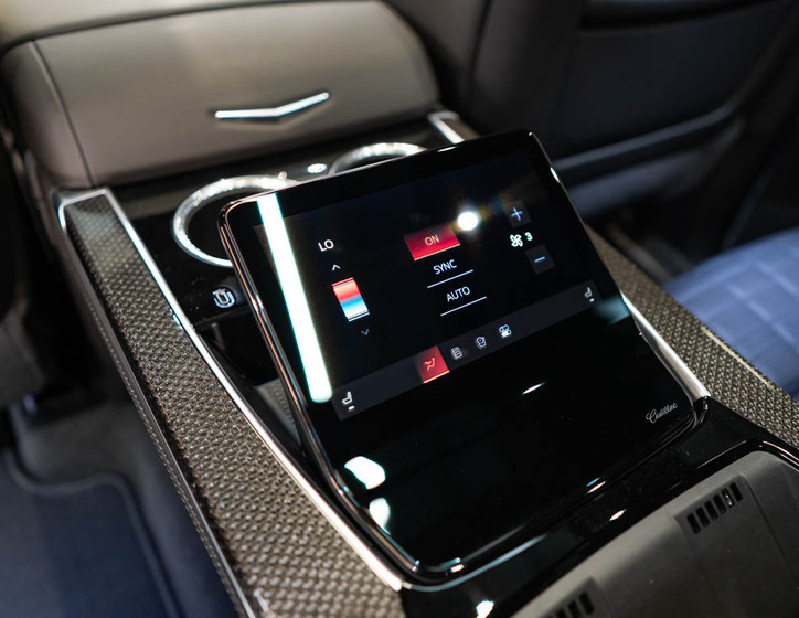 Cadillac Escalade 44