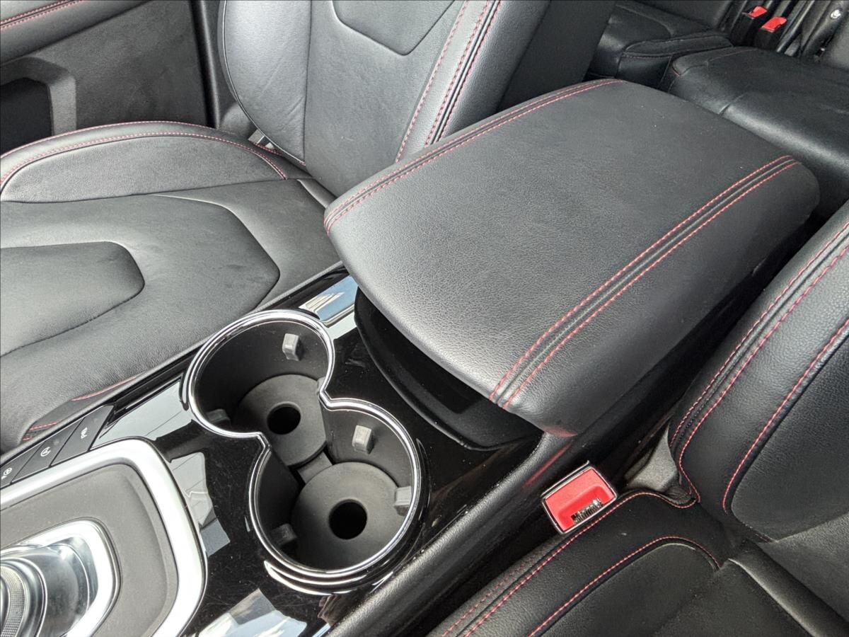 Ford S-MAX MPV 2,0 l 140 kw