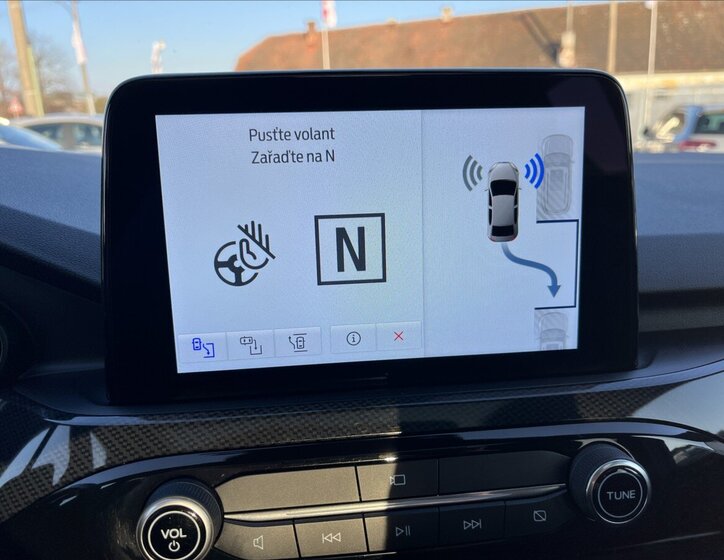 Ford Kuga SUV / Terénní 2,5 l 165 kw