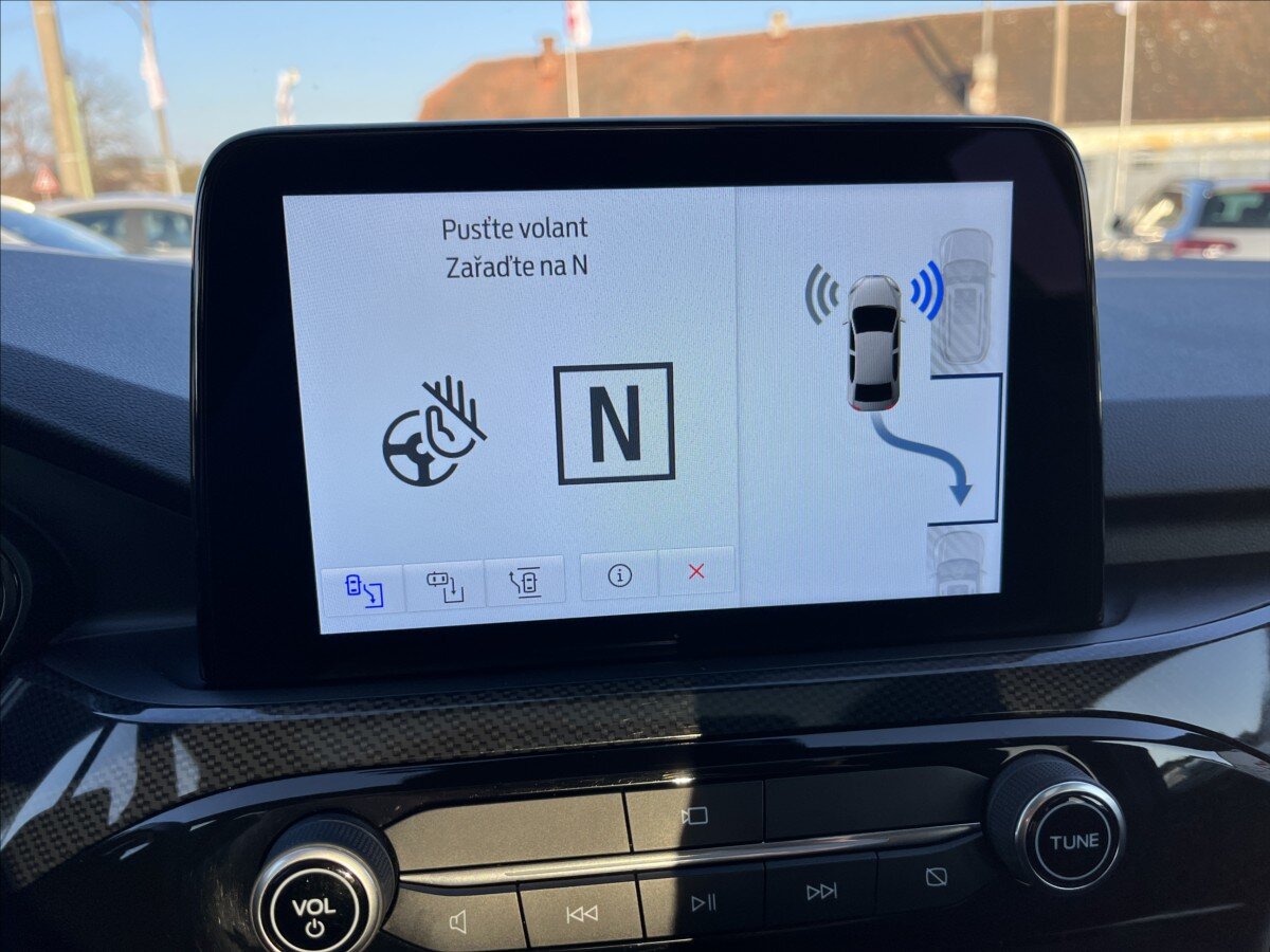 Ford Kuga SUV / Terénní 2,5 l 165 kw