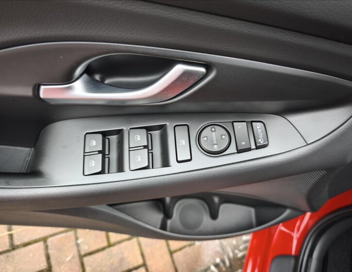 Hyundai i30 Hatchback 998,0 88 kw