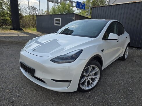 Tesla Model Y SUV / Terénní 0,0 378 kw