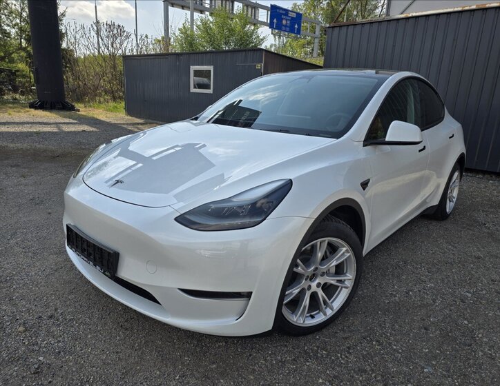 Tesla Model Y SUV / Terénní 0,0 378 kw