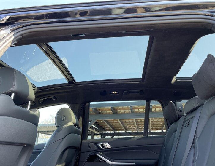 BMW X7 SUV / Terénní 3,0 l 195 kw