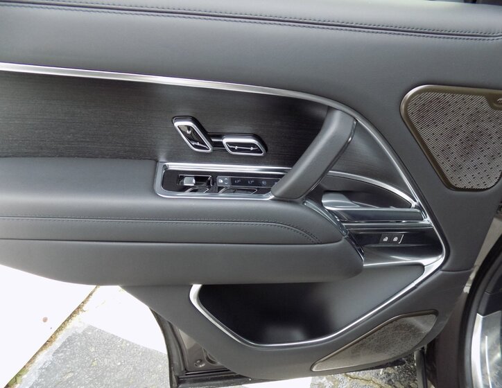 Land Rover Range Rover SUV 4,4 l 390 kw