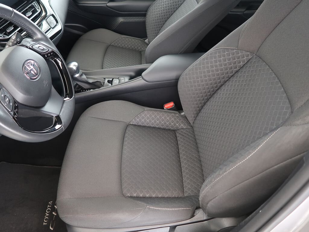 Toyota C-HR SUV / Terénní 1,8 l 72 kw