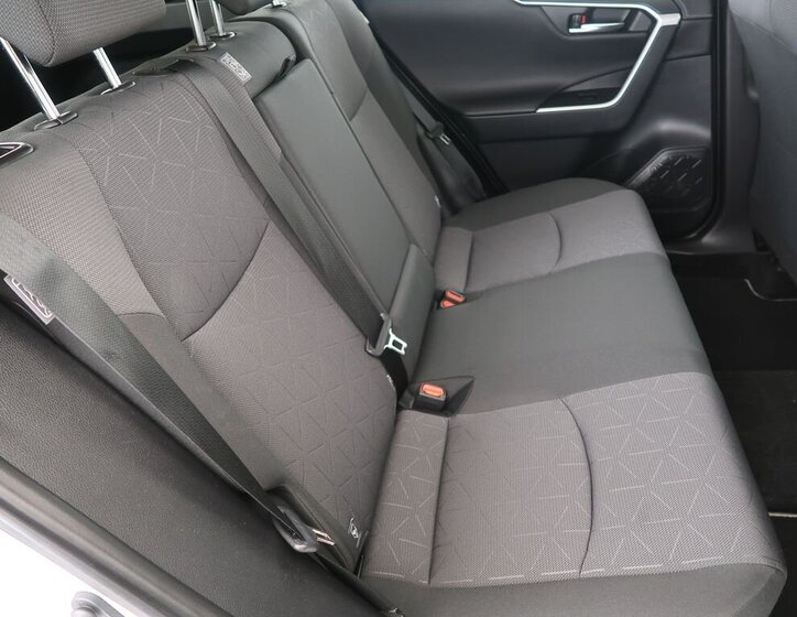 Toyota RAV4 SUV / Terénní 2,5 l 131 kw