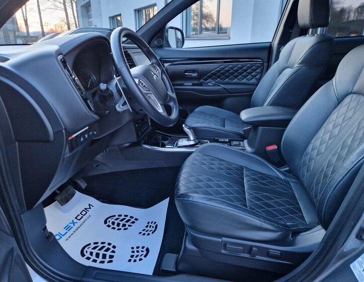 Mitsubishi Outlander SUV / Terénní 2,4 l 165 kw
