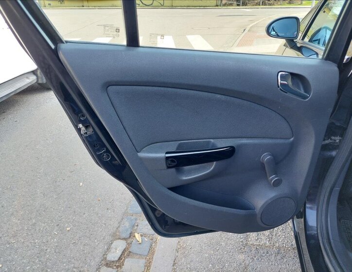 Opel Corsa Hatchback 1,2 l 51 kw