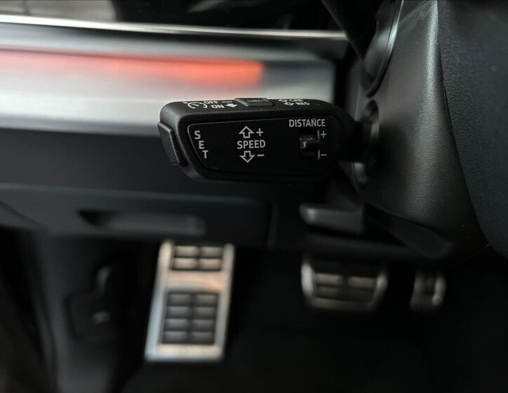 Audi Q8 SUV / Terénní 3,0 l 250 kw