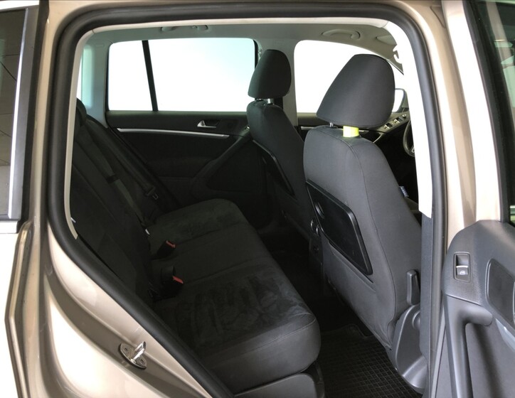 Volkswagen Tiguan 11