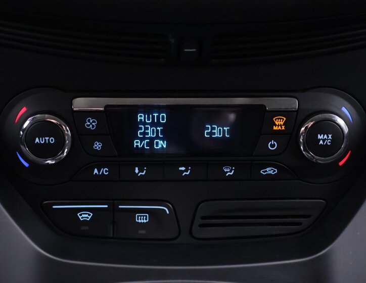 Ford Kuga SUV / Terénní 2,0 l 103 kw