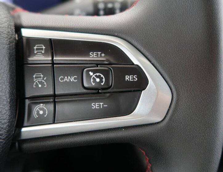 Jeep Compass SUV / Terénní 1,3 l 132 kw
