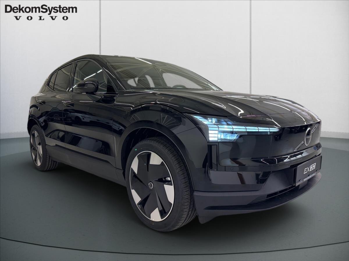 Volvo EX30 SUV / Terénní 0,0 200 kw