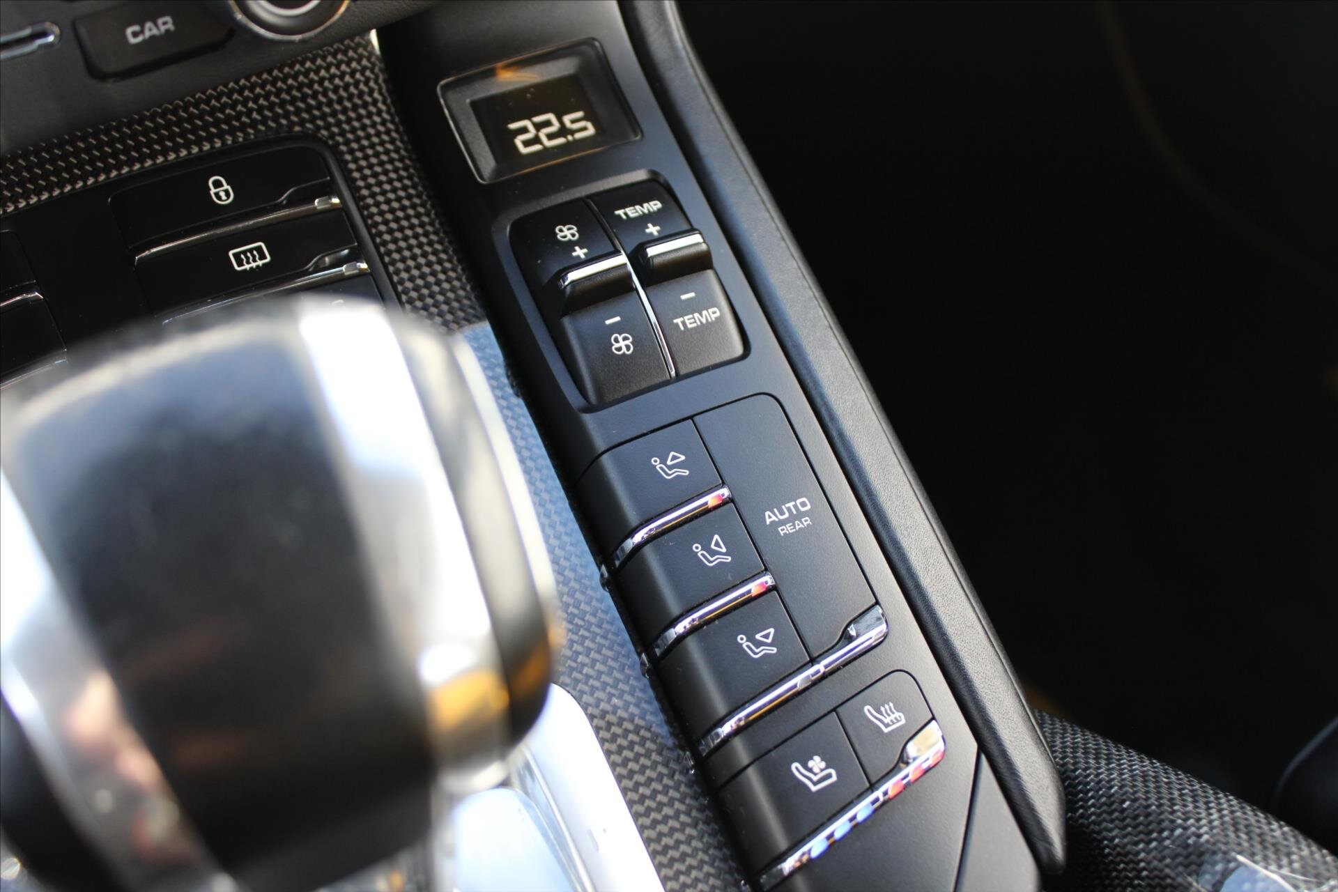 Porsche Cayenne SUV / Terénní 4,8 l 397 kw