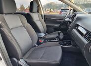 Mitsubishi Outlander 10