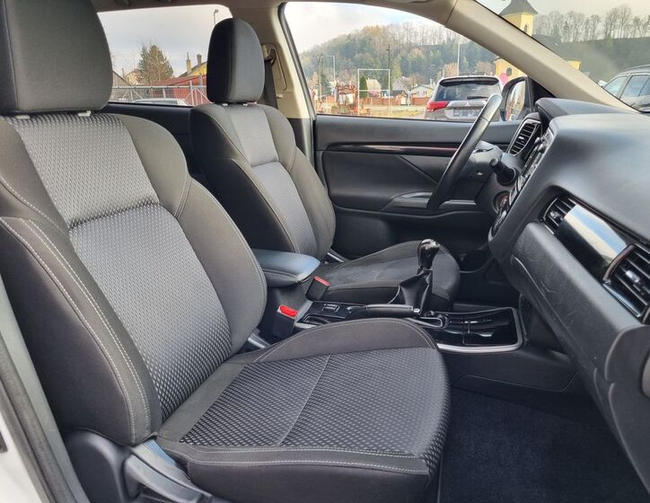 Mitsubishi Outlander 10