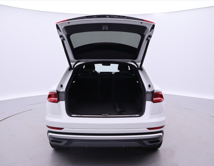 Audi Q8 SUV / Terénní 3,0 l 250 kw