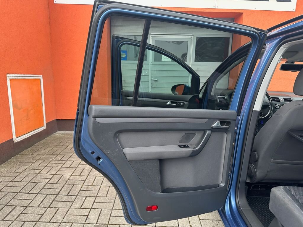 Volkswagen Touran MPV 1,2 l 77 kw