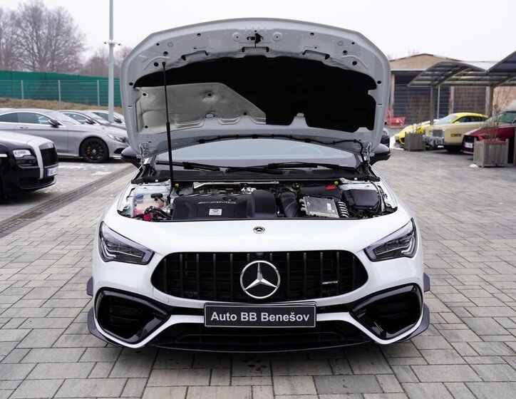 Mercedes-Benz CLA Sedan 2,0 l 340 kw
