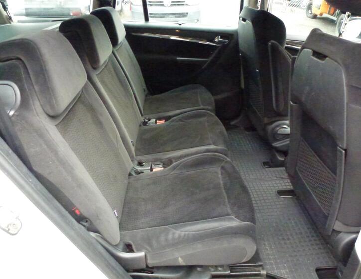 Citroën Grand C4 Picasso 21