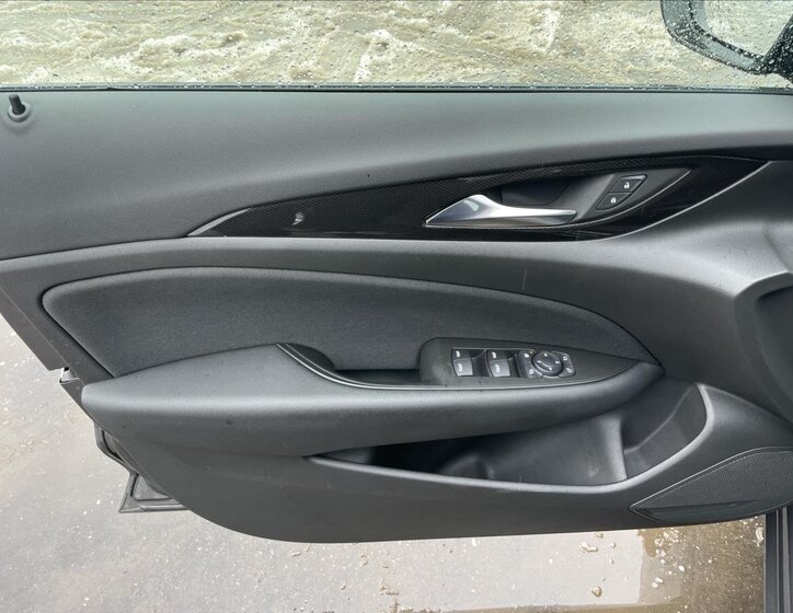 Opel Insignia Liftback 2,0 l 147 kw