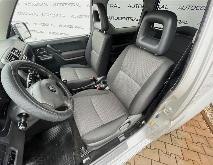 Suzuki Jimny 11