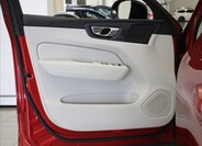 Volvo XC60 SUV / Terénní 2,0 l 145 kw