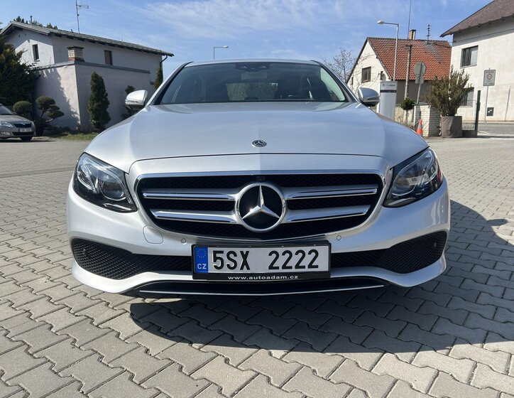 Mercedes-Benz Třídy E Sedan / Limuzína 3,0 l 190 kw
