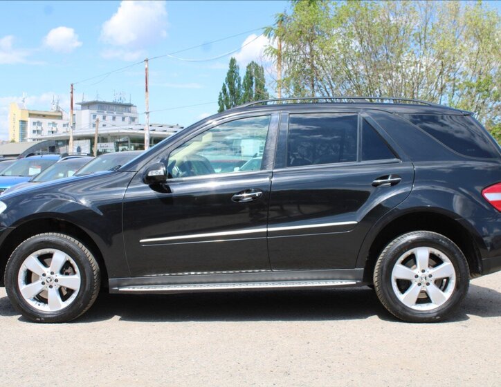 Mercedes-Benz Třídy M SUV / Terénní 3,0 l 165 kw